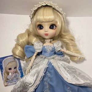Pullip doll Princess Dahlia Cinderella